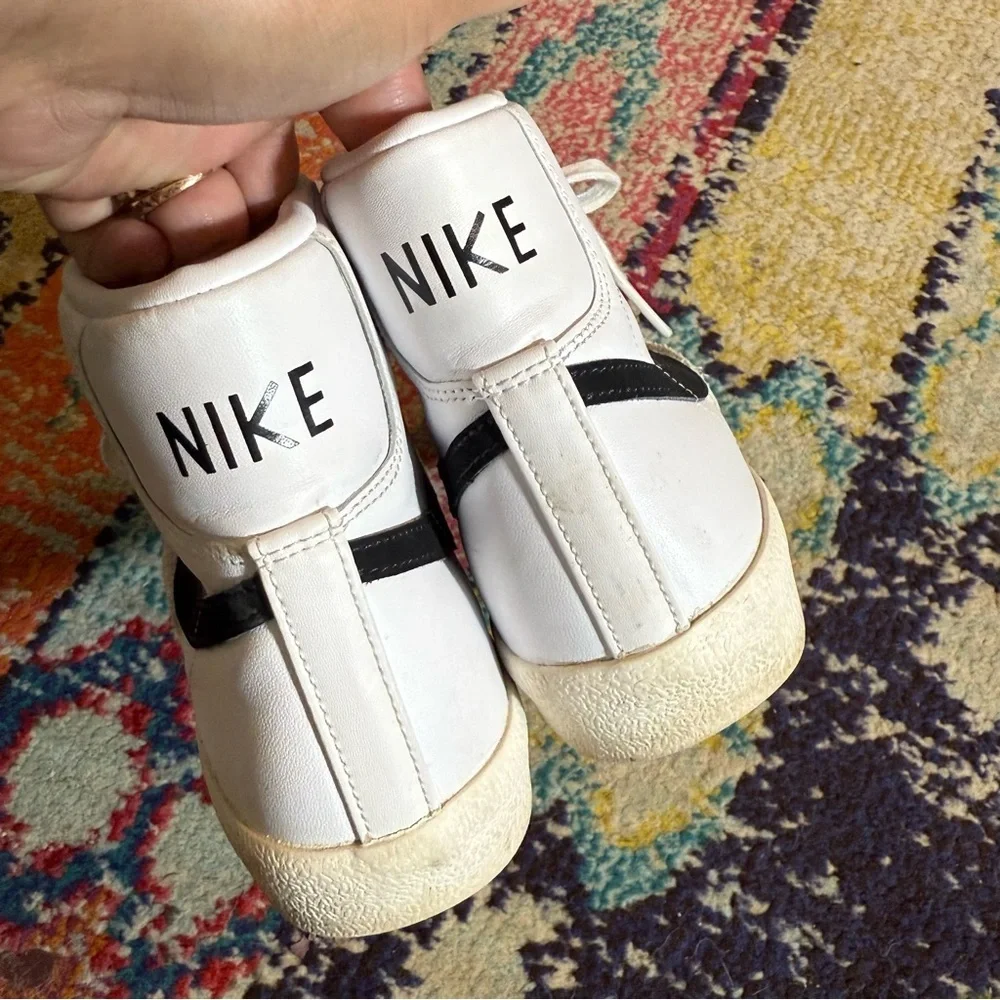 Nike blazers White and Black High-Top Sneakers size 6.5
